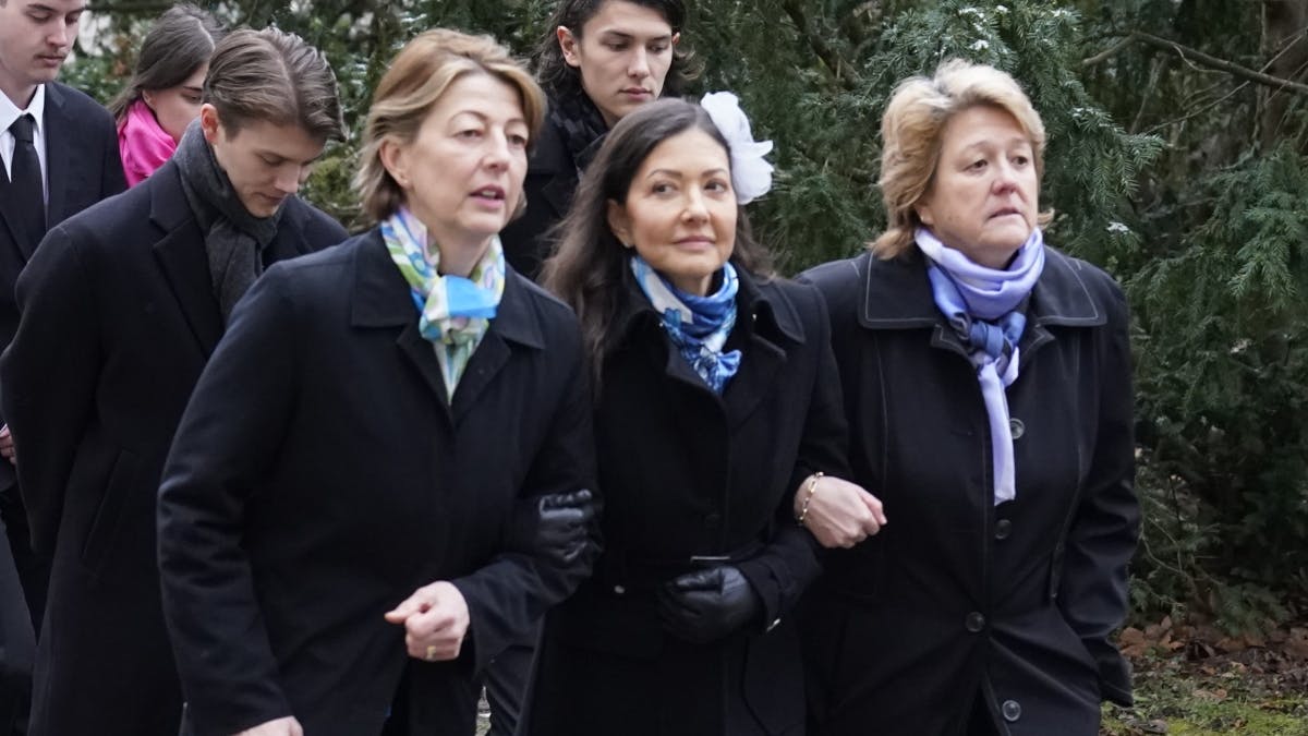 Grevinde Alexandra med sine søstre Martina (tv.) og Nicola (th.)
