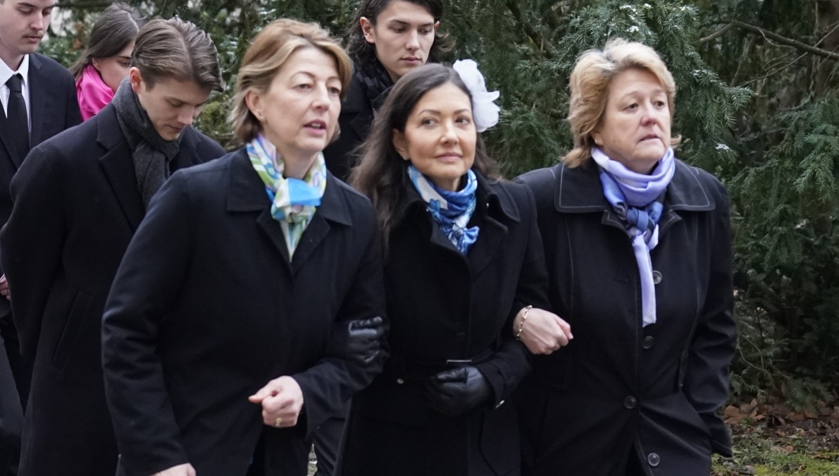 Grevinde Alexandra med sine søstre Martina (tv.) og Nicola (th.)