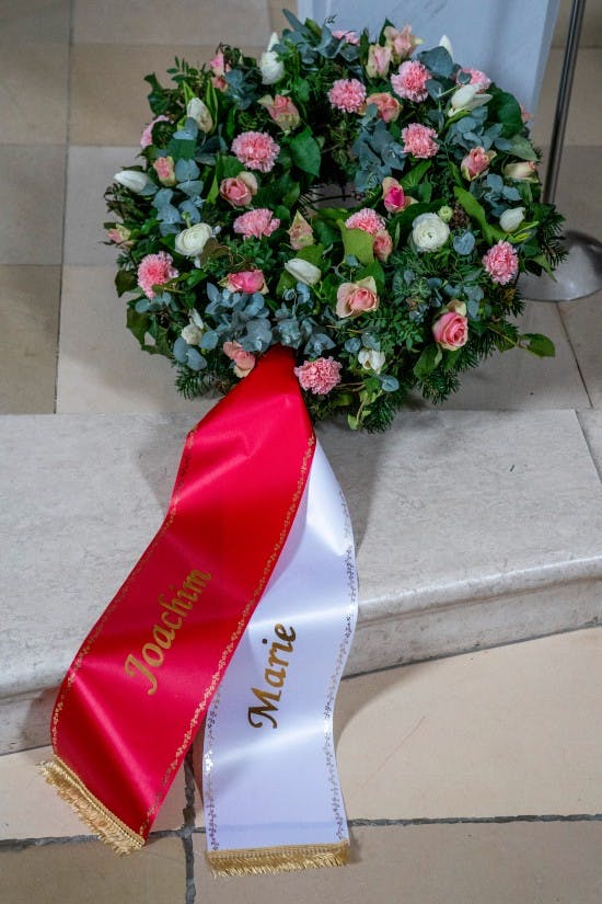 Kransen fra prins Joachim og prinsesse Marie med Christas favoritblomster, rosa roser.&nbsp;
