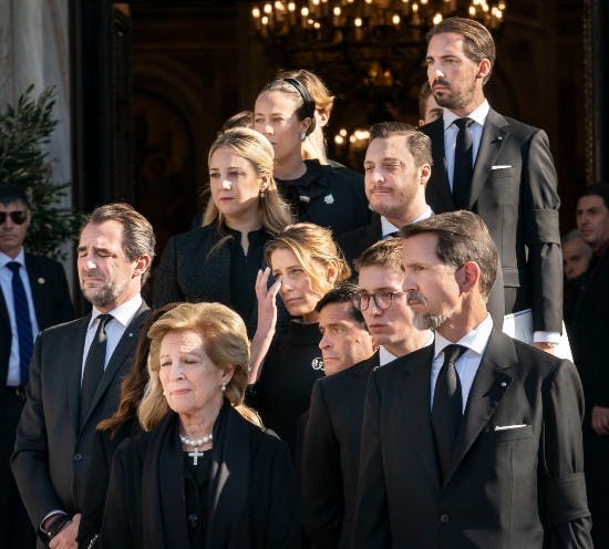 Prinsesse Tatiana og prins Nikolaos kunne ikke holde tårerne tilbage ved kong Konstantins begravelse.&nbsp;
