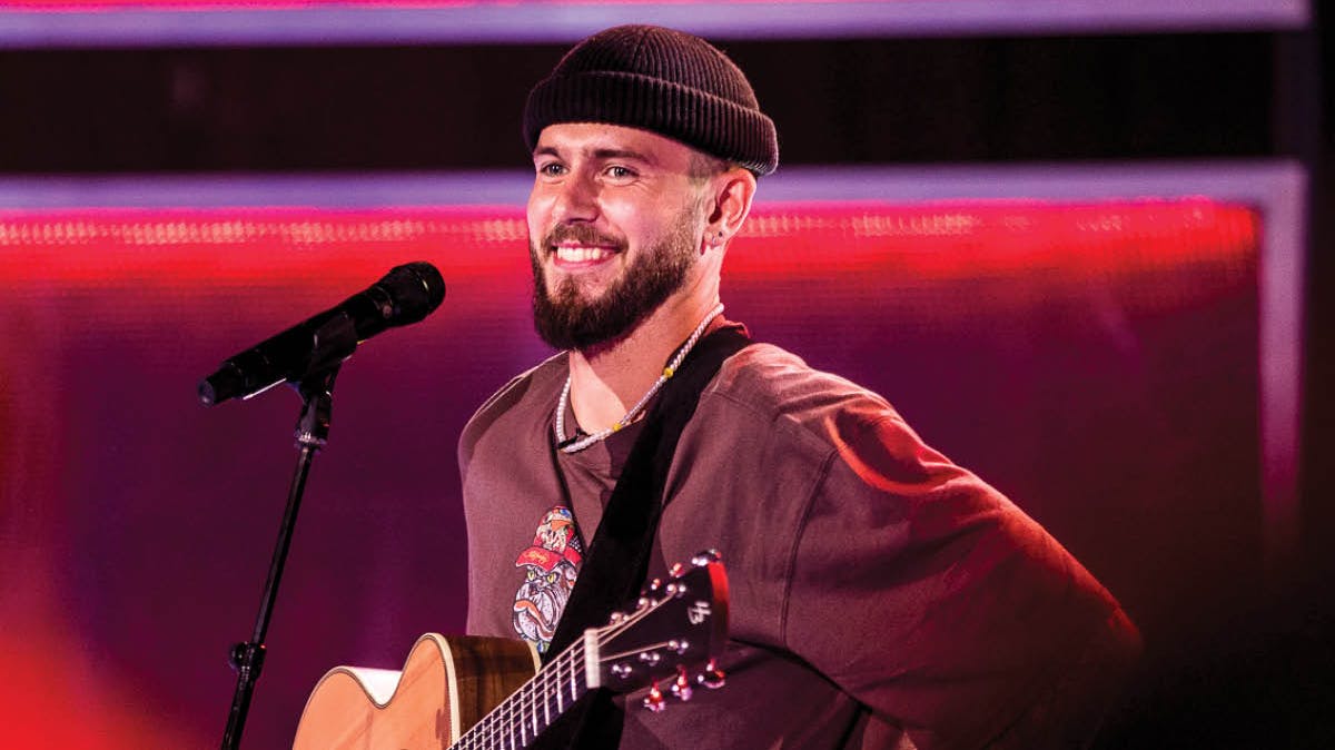 Kristoffer sang "Hurtige hænder" i "X Factor" og væltede dommerne omkuld.