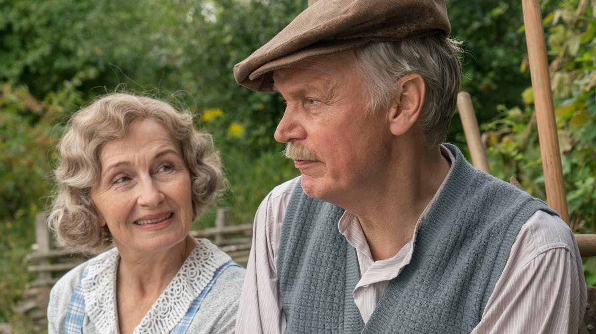 Bodil Jørgensen og Kristian Halken i "Badehotellet"