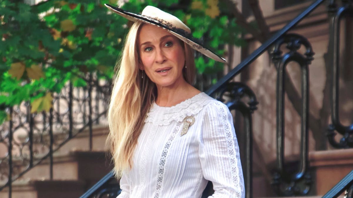 Sarah Jessica Parker som Carrie Bradshaw i "And just like that". 