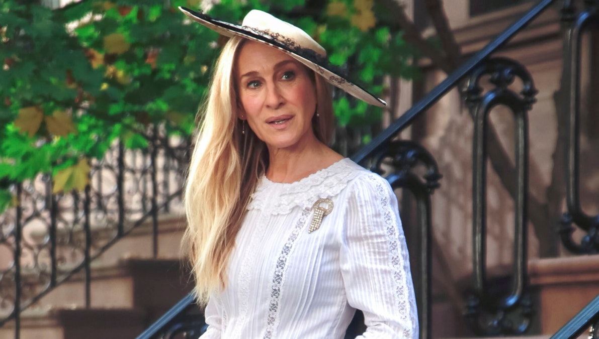 Sarah Jessica Parker som Carrie Bradshaw i "And just like that". 