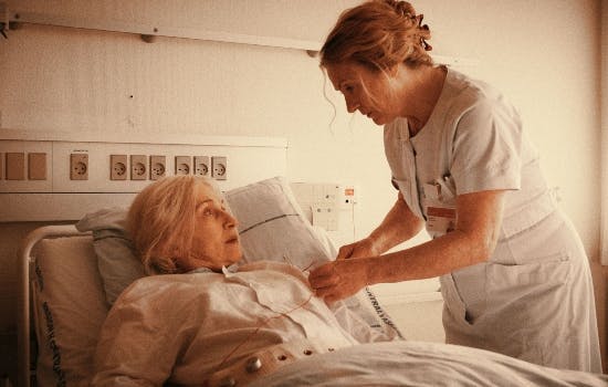 Bodil Jørgensen og Solbjørg Højfeldt i "Riget Exodus".