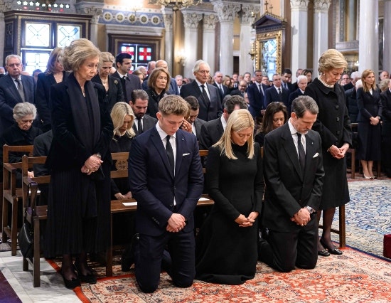 Dronning Anne-Marie og familien i bøn
