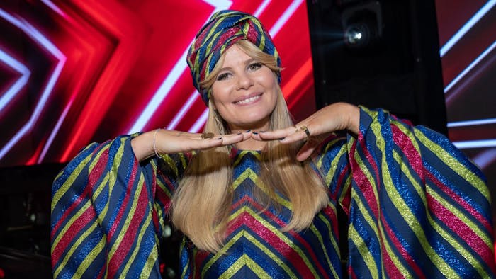 uregelmæssig Shipley Uanset hvilken Historien bag Sofie Lindes farverige X Factor-kjole: Her har du måske set  den før | BILLED-BLADET