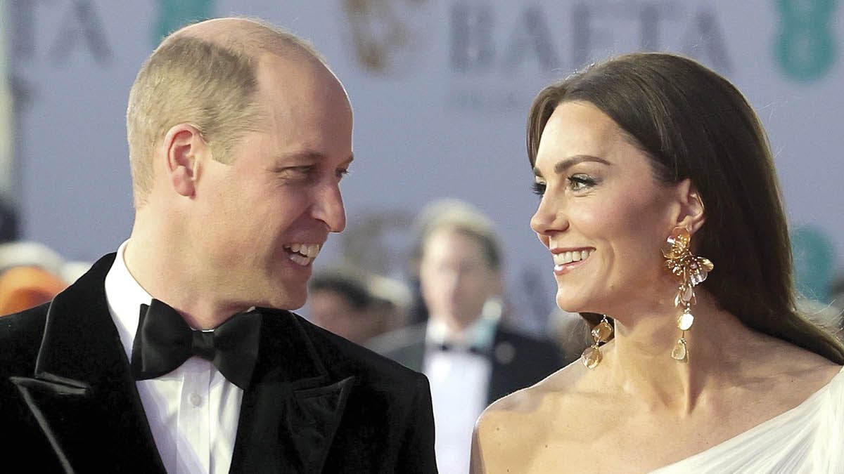 Prins William og prinsesse Kate på rød løber til BAFTA 2023 i London.