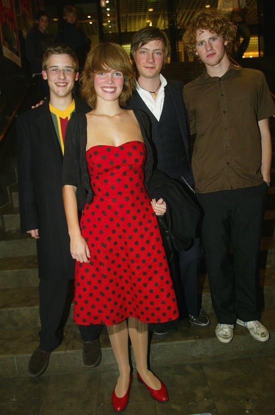 Esben Smed sammen med holdet fra "Tre ryk og en aflevering" i 2003. 