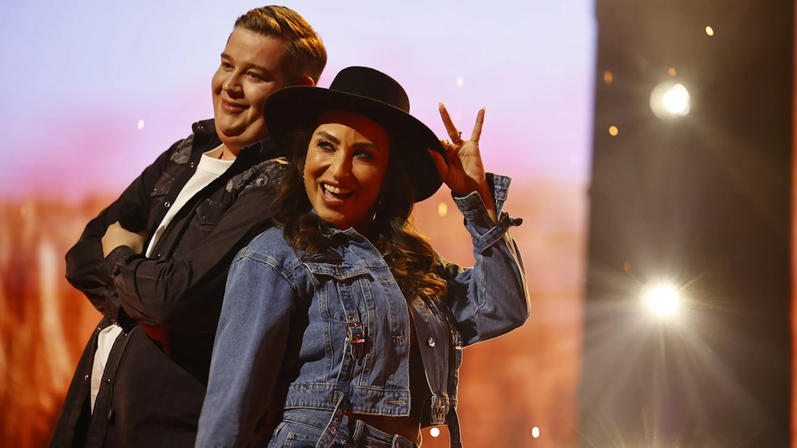 Stod Stor overraskelse: Szhirley stod lige pludselig på X Factor-scenen ...