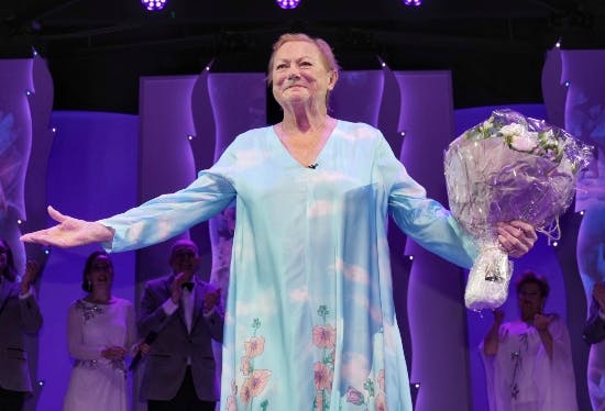 Lisbet Dahl var 14. august på scenen for at blive hyldet, men hendes sidste sæson i Cirkusrevyen blev ikke, som hun havde håbet. 