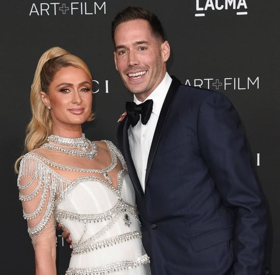 Paris Hilton og ægtemanden Carter Reum. 
