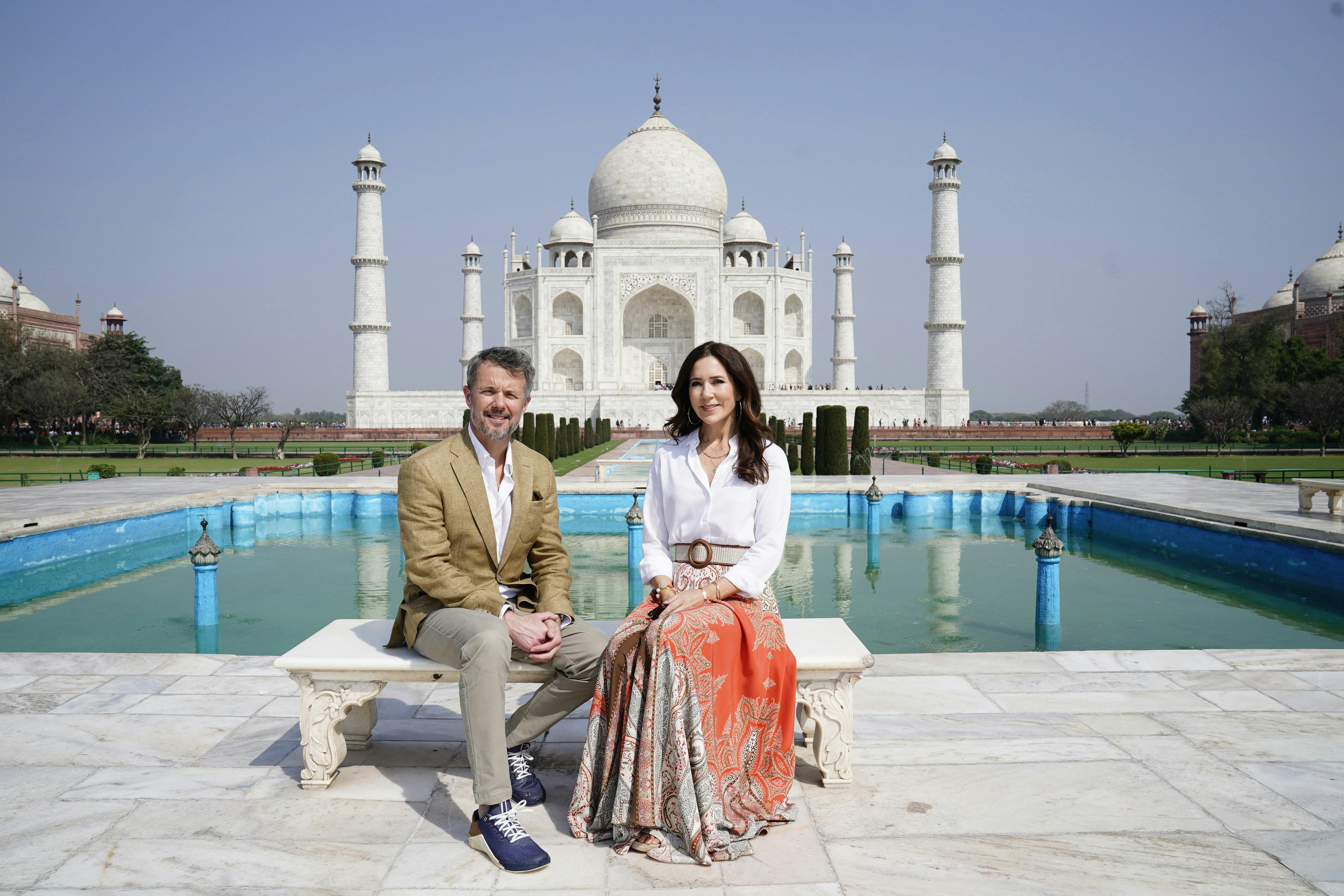 Kronprinsparret ved Taj Mahal i Indien