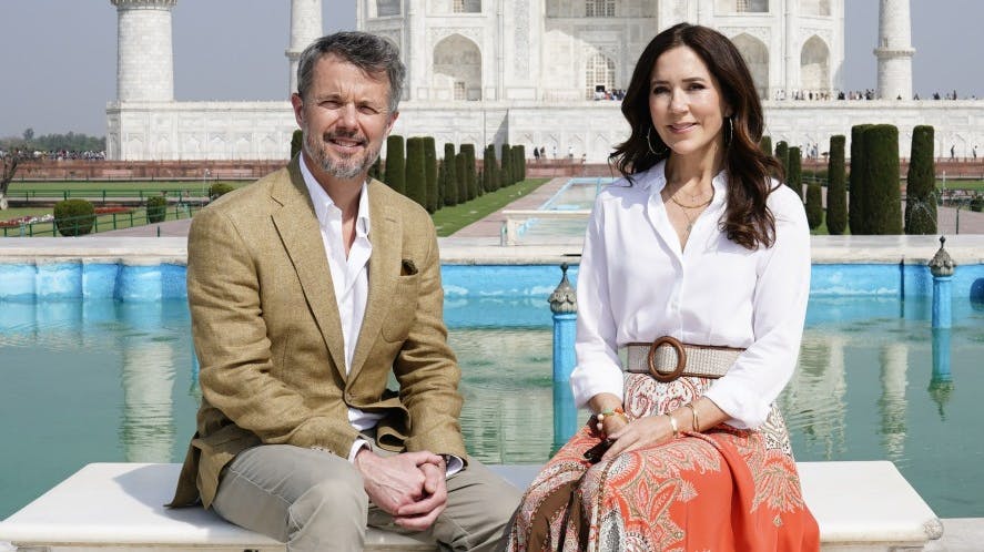 Kronprinsparret ved Taj Mahal i Indien