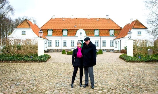 Greveparret foran godset Egeland.