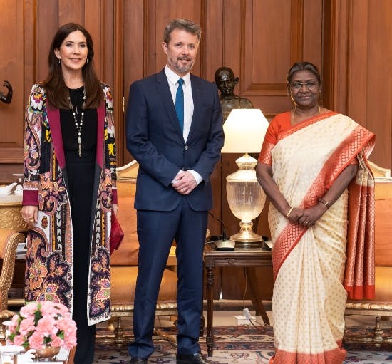 Kronprinsparret og Droupadi Murmu