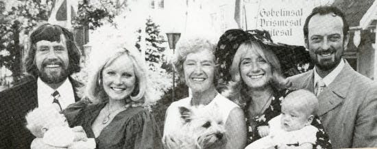 Bo Bendixen (t.v.) med sin daværende hustru Britta Michaelsen, moren Mitzi, søsteren Britt og hendes daværende mand, Gene Nettles.&nbsp;
