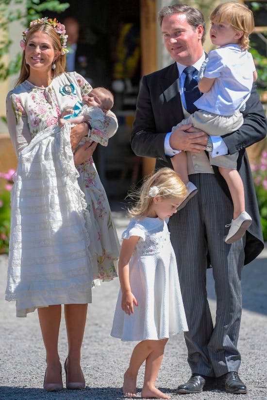 Prinsesse Madeleine og Chris O'Neill med deres tre børn.&nbsp;
