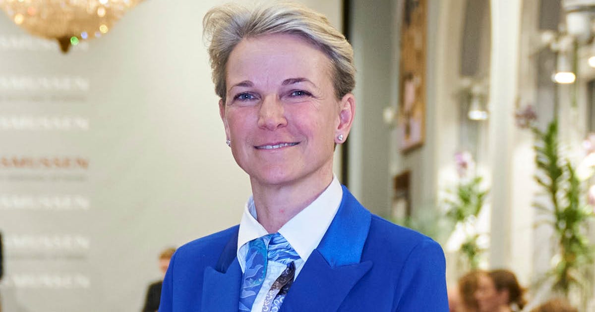 Ved mors side: Alexa Bruun Rasmussen fik flotte blomster af datteren ...