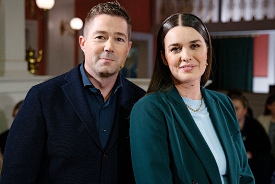 Johannes Langkilde og Cecilie Nielsen var værter for mindeshowet om Lise Nørgaard
