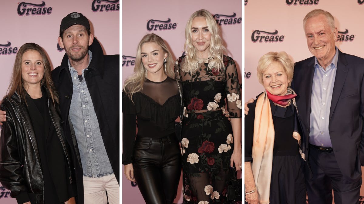 De kendte ankommer til premieren på Grease