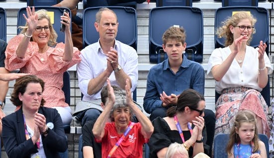 Prins Edward og familien. Fra venstre er det hertuginde Sophie, prins Edward, James af Wessex og Lady Louise.&nbsp;
