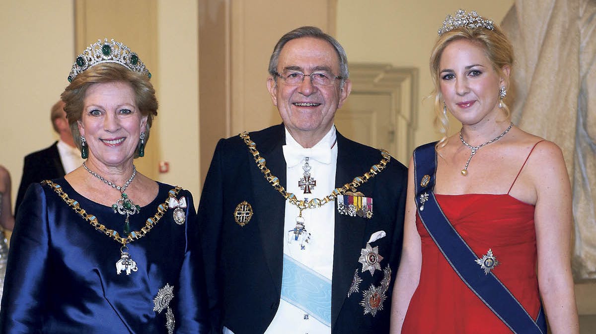 Dronning Anne-Marie, kong Konstantin og prinsesse Theodora i 2012.