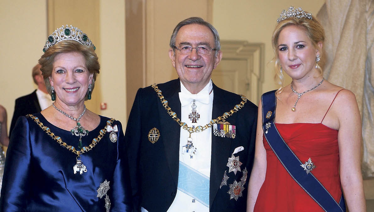 Dronning Anne-Marie, kong Konstantin og prinsesse Theodora i 2012.