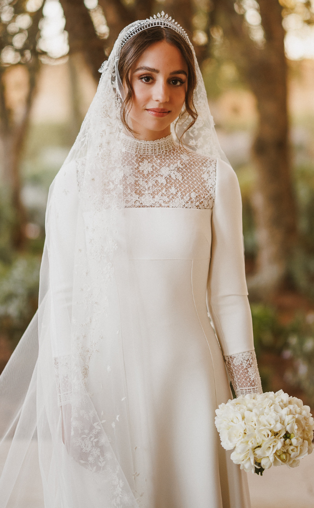 detaljerne: Jordans prinsesse Iman blev gift i Dior-brudekjole med yndige blonder |