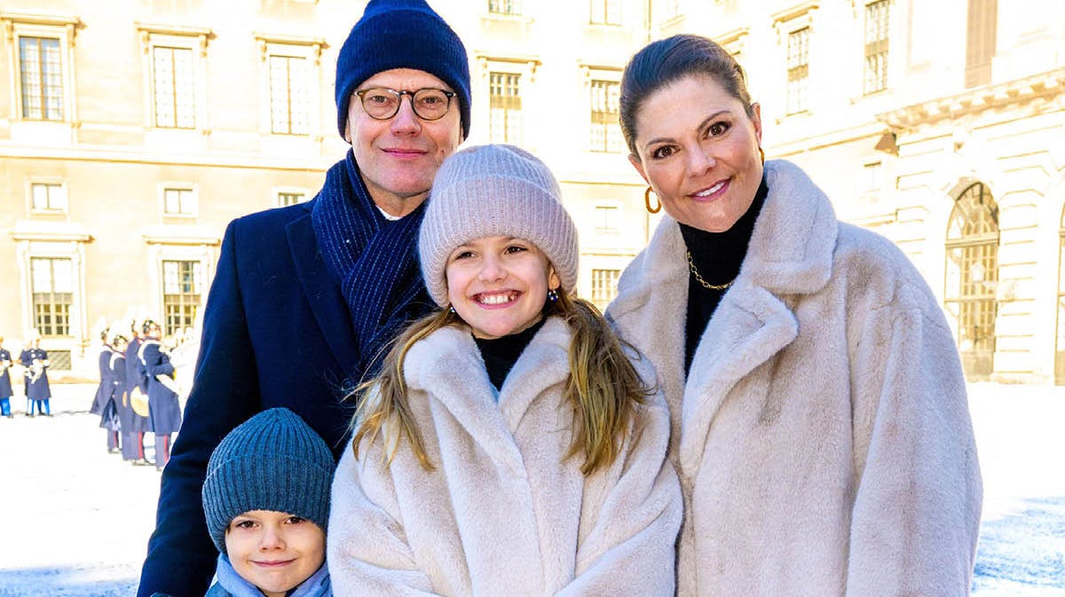 Kronprinsesse Victoria fejrede sin navnedag med manden prins Daniel og børnene prins Oscar og prinsesse Estelle. 