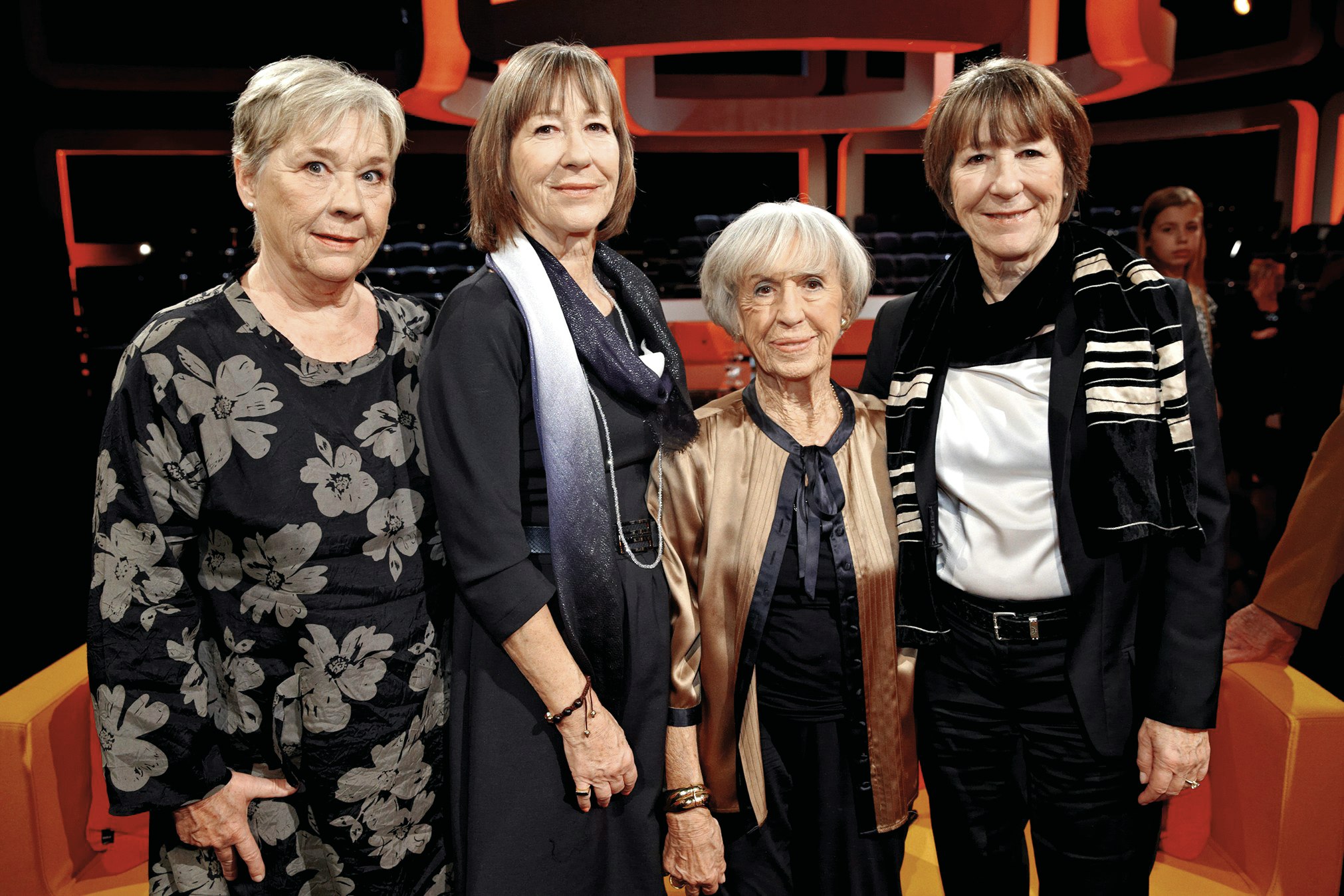 Lise Nørgaard med sine tre døtre Dorte, Bente og Anne.
