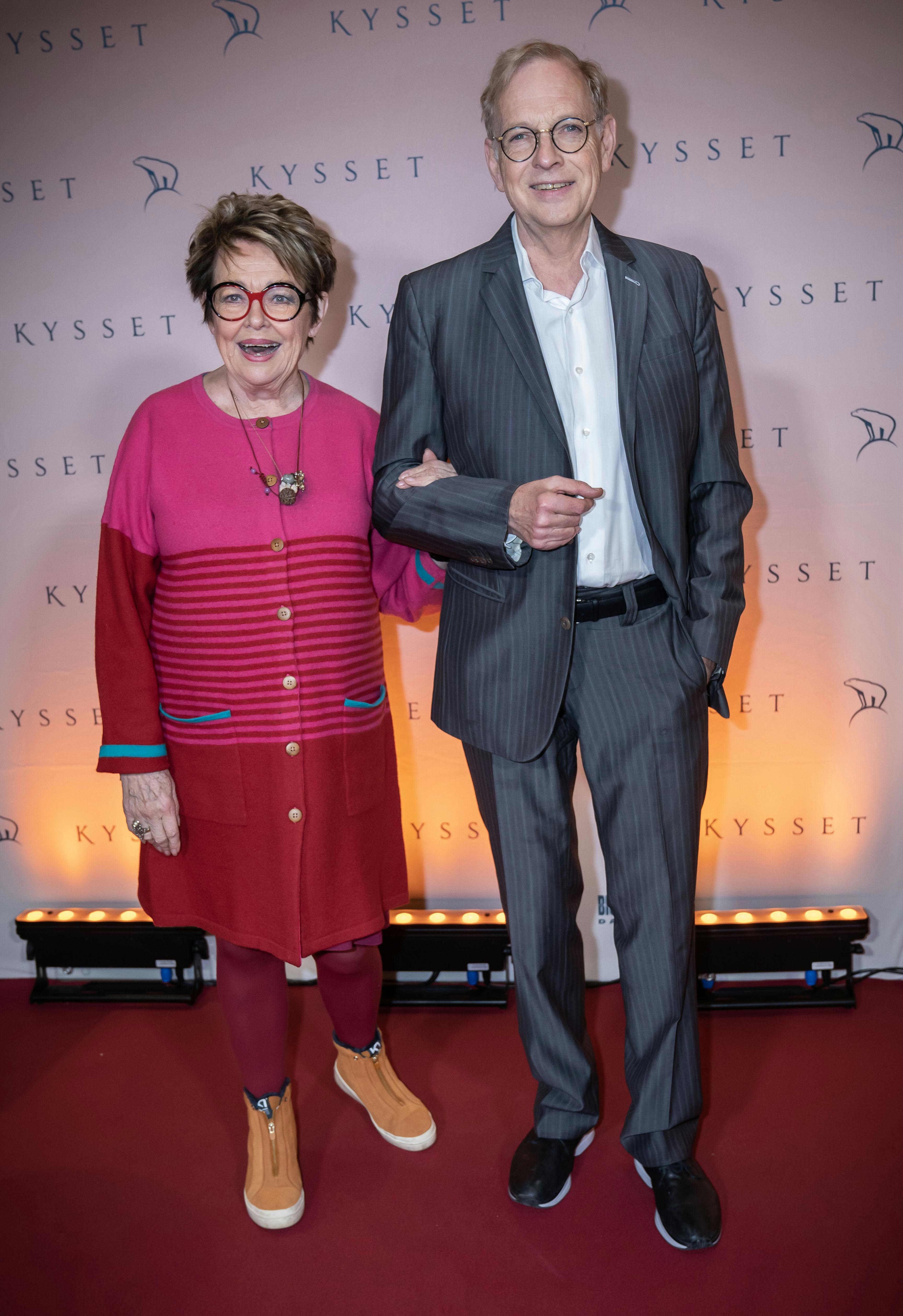Michael Moritzen havde selskab af Ghita Nørby til premieren på "Kysset" i februar. 
