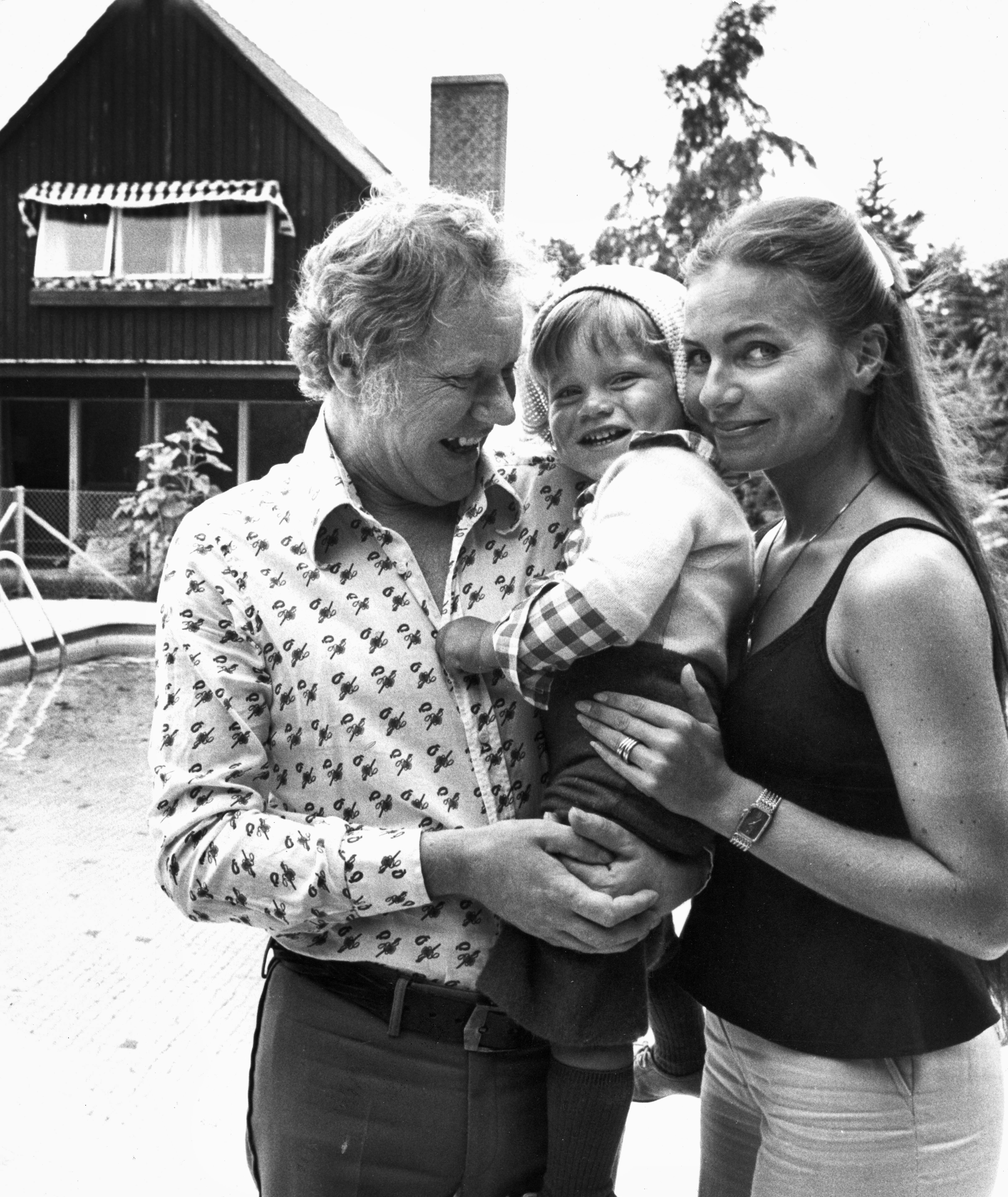 Preben Kaas og Anne Mari Lie med lille Nikolaj. 