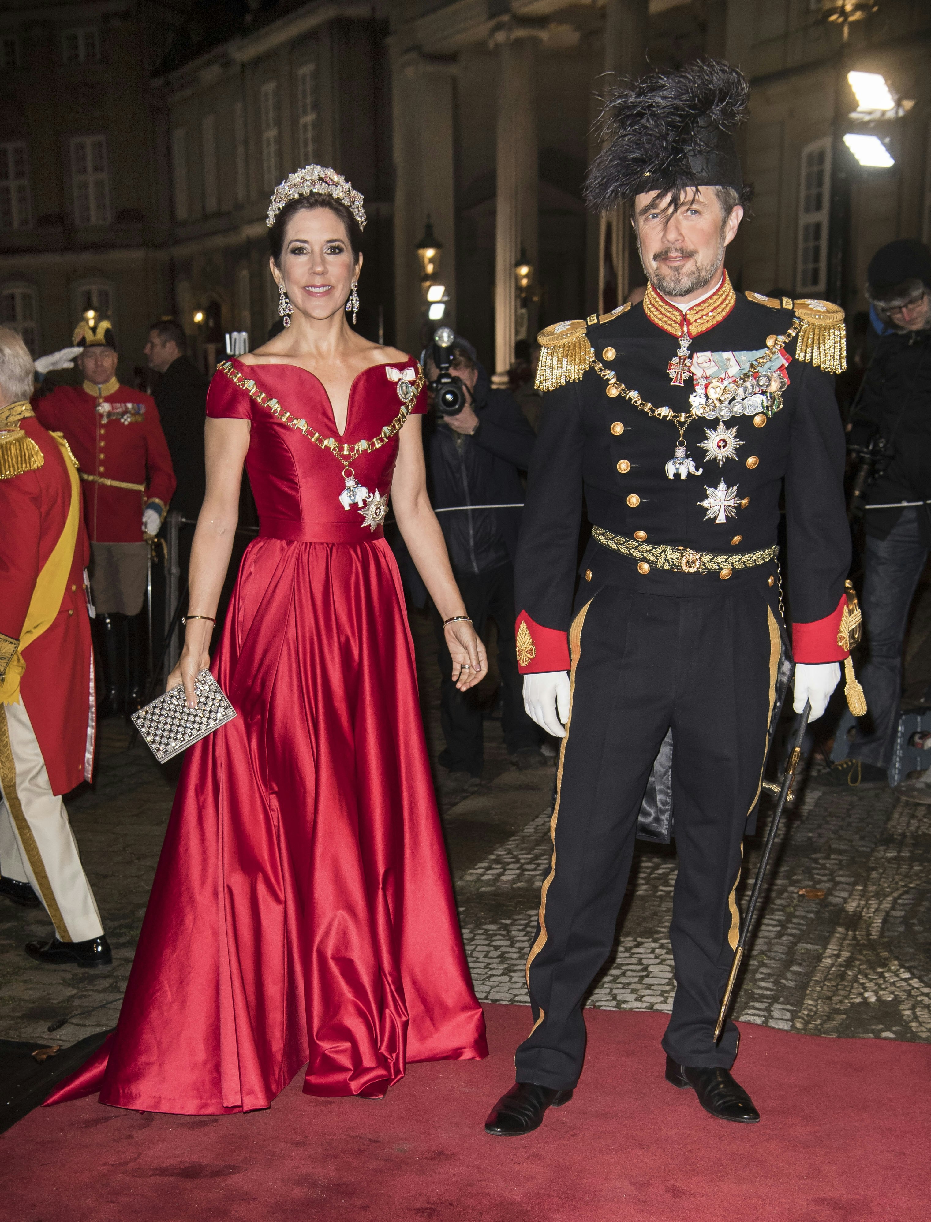En af de mange, smukke kjoler, Søren Le Schmidt har kreeret til kronprinsesse Mary. 