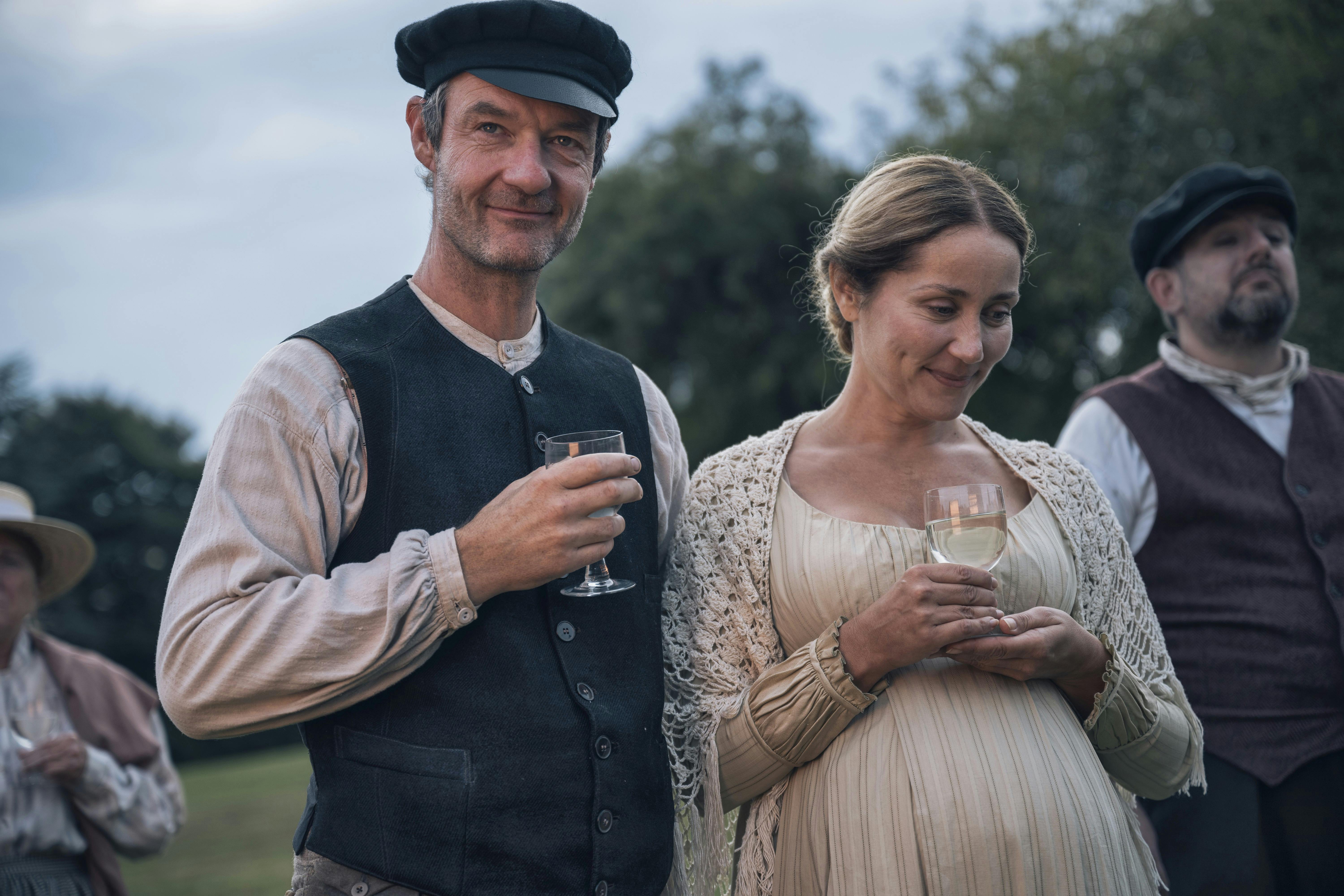 Der er familieforøgelse på vej for Karl og Gudrun Høst i "Troldehjertets Hemmelighed". 