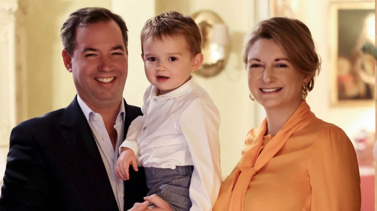 Arvestorhertug Guillaume og arvestorhertuginde Stéphanie med prins Charles.