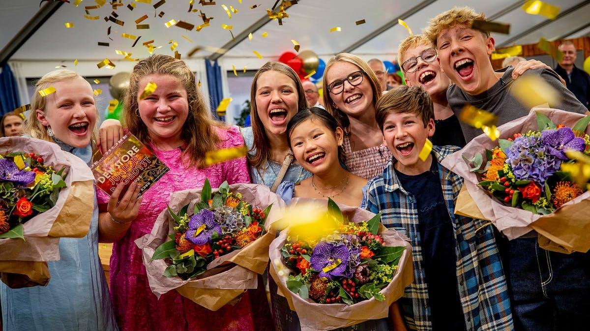 Mathilde var omgivet af alle juniorbagedyst-vennerne til finalen.&nbsp;