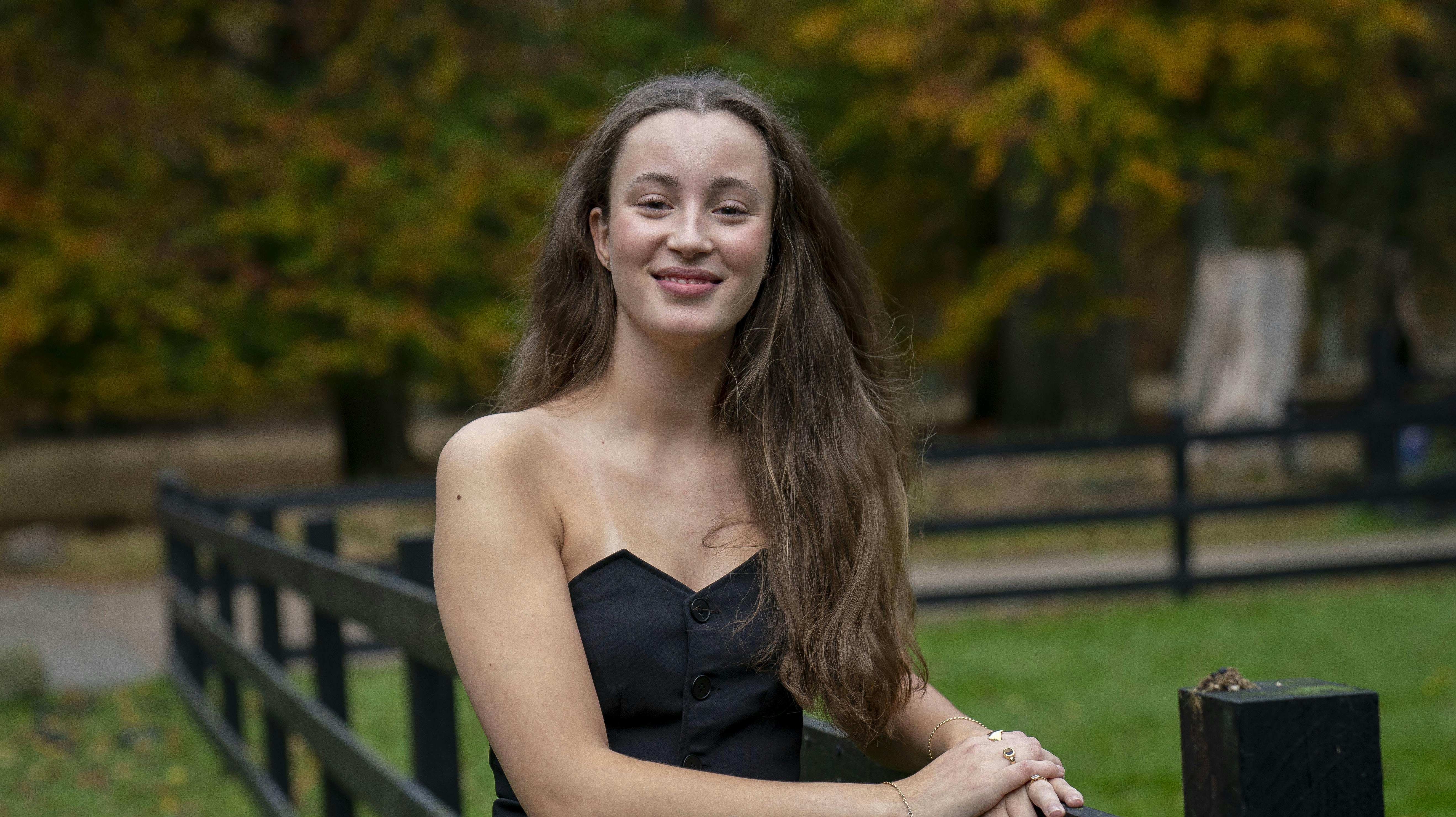 Josephine Højbjerg folder sig ud med kendt, dansk rapper | BILLED-BLADET