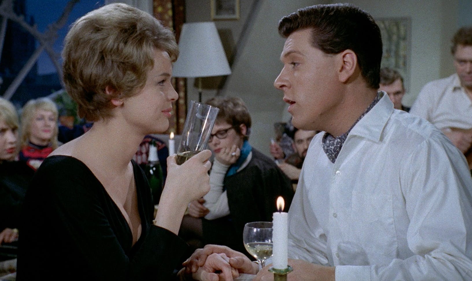 Ghita Nørby som Marianne og Dario Campeotto som Mario i "Han, hun, Dirch og Dario". 