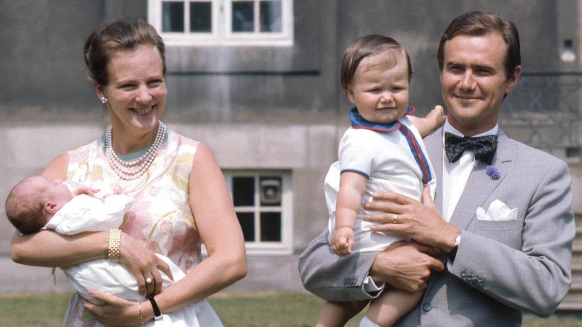 Tronfølger prinsesse Margrethe og prins Henrik med prins Joachim og prins Henrik i 1969.