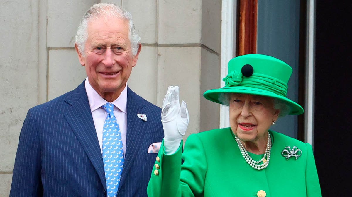 Kong Charles og dronning Elizabeth. 