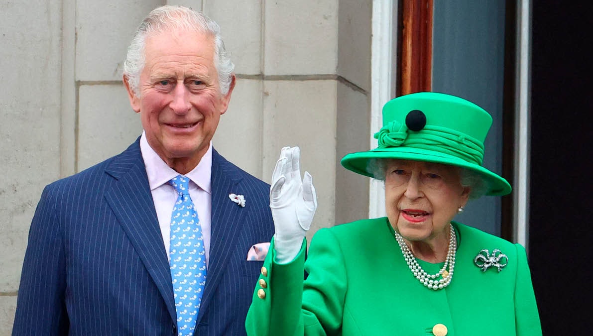 Kong Charles og dronning Elizabeth. 