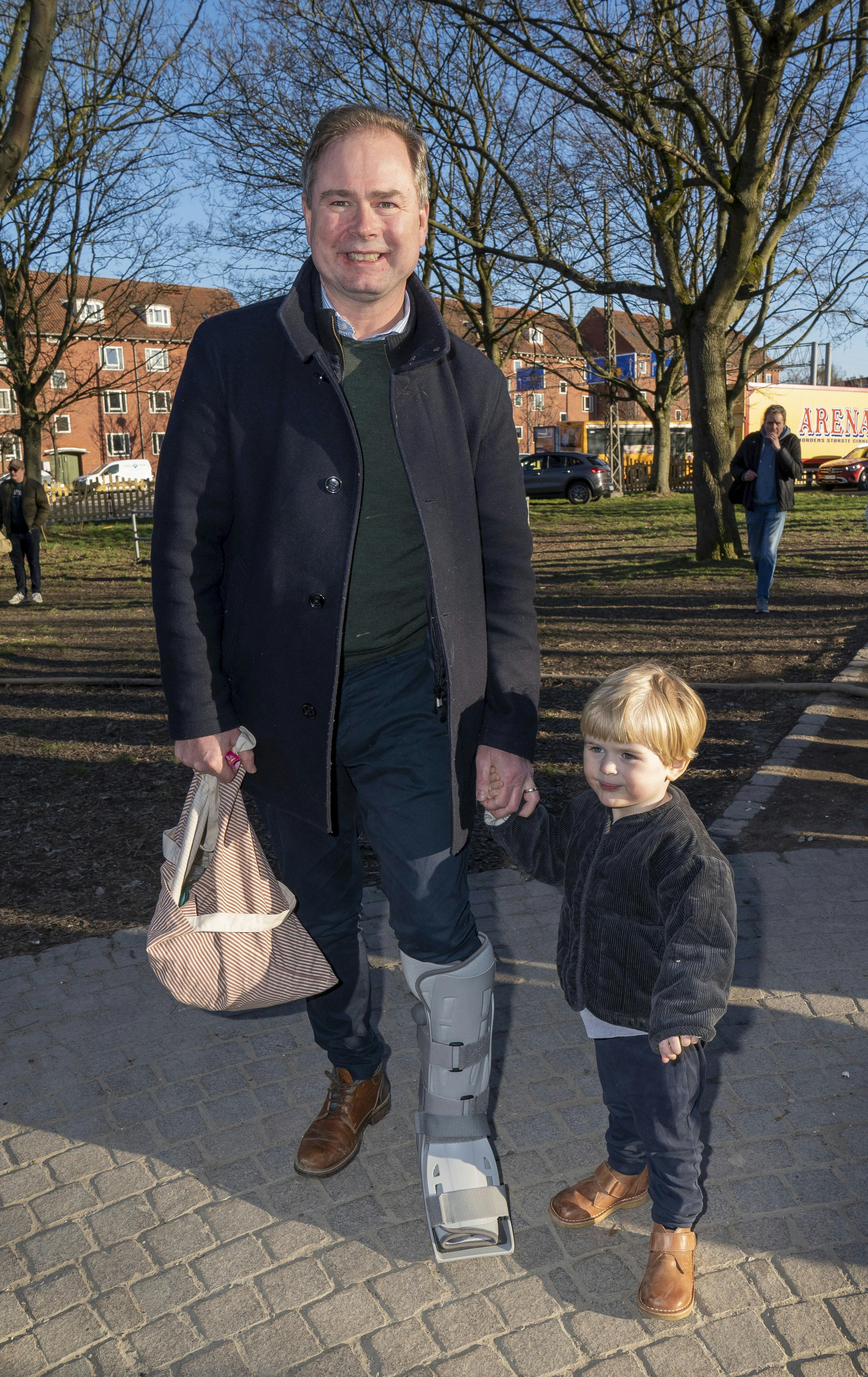 Nicolai Wammen var i sidste uge i cirkus med sønnen Christian. 