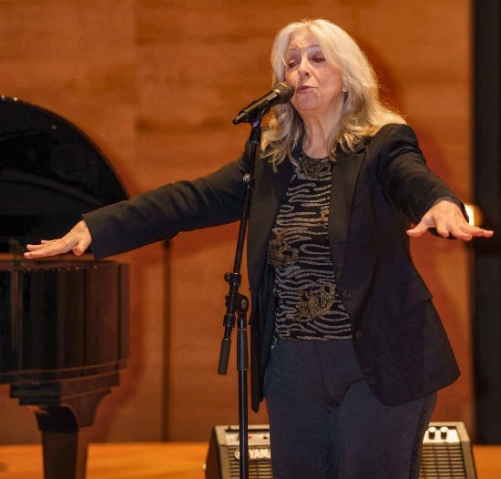 Lecia Jønsson optrådte til Jørgen de Mylius' jubilæumsreception. 