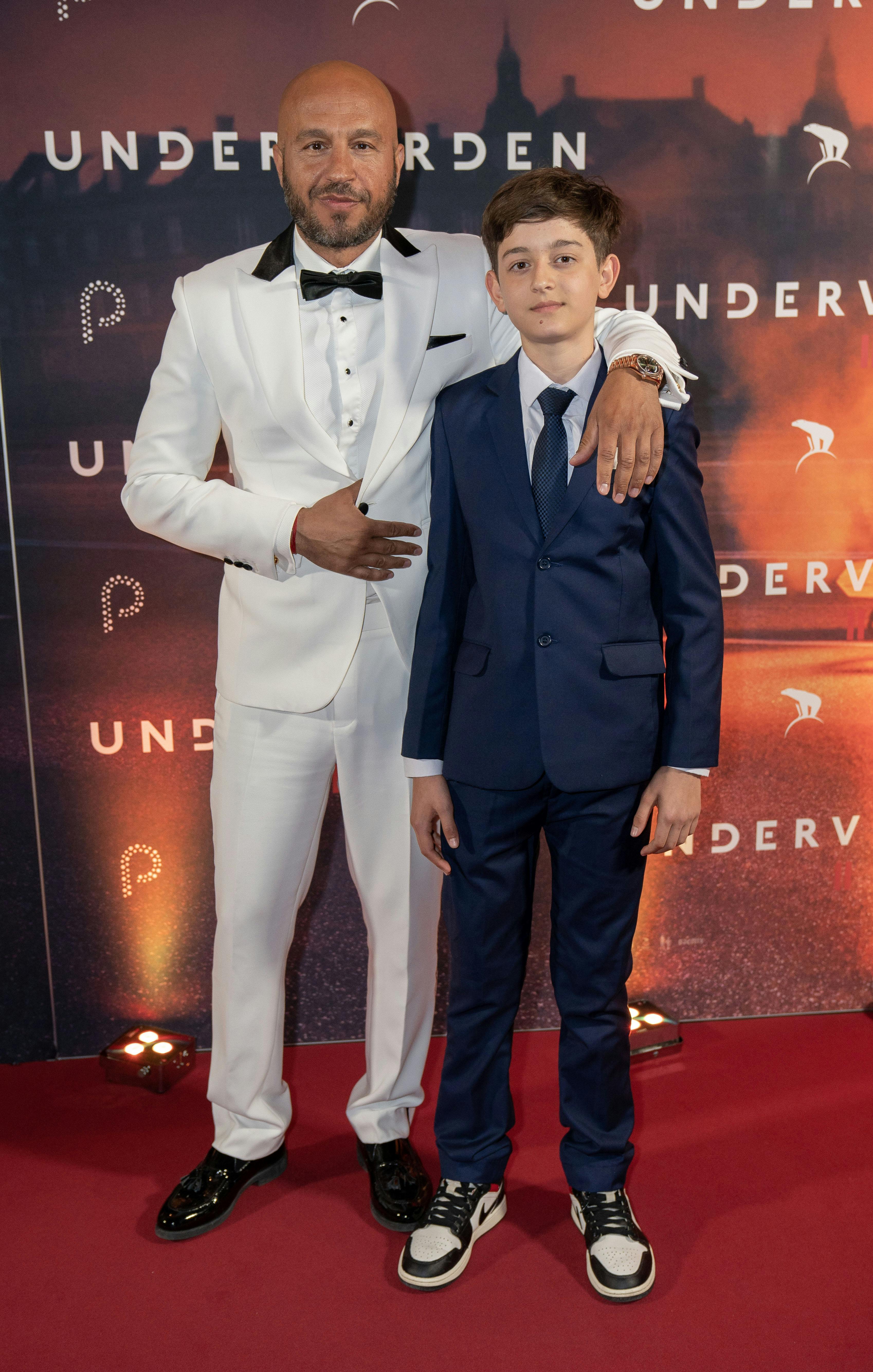 Dar Salim med sin søn Zidane til premieren på "Underverden II"