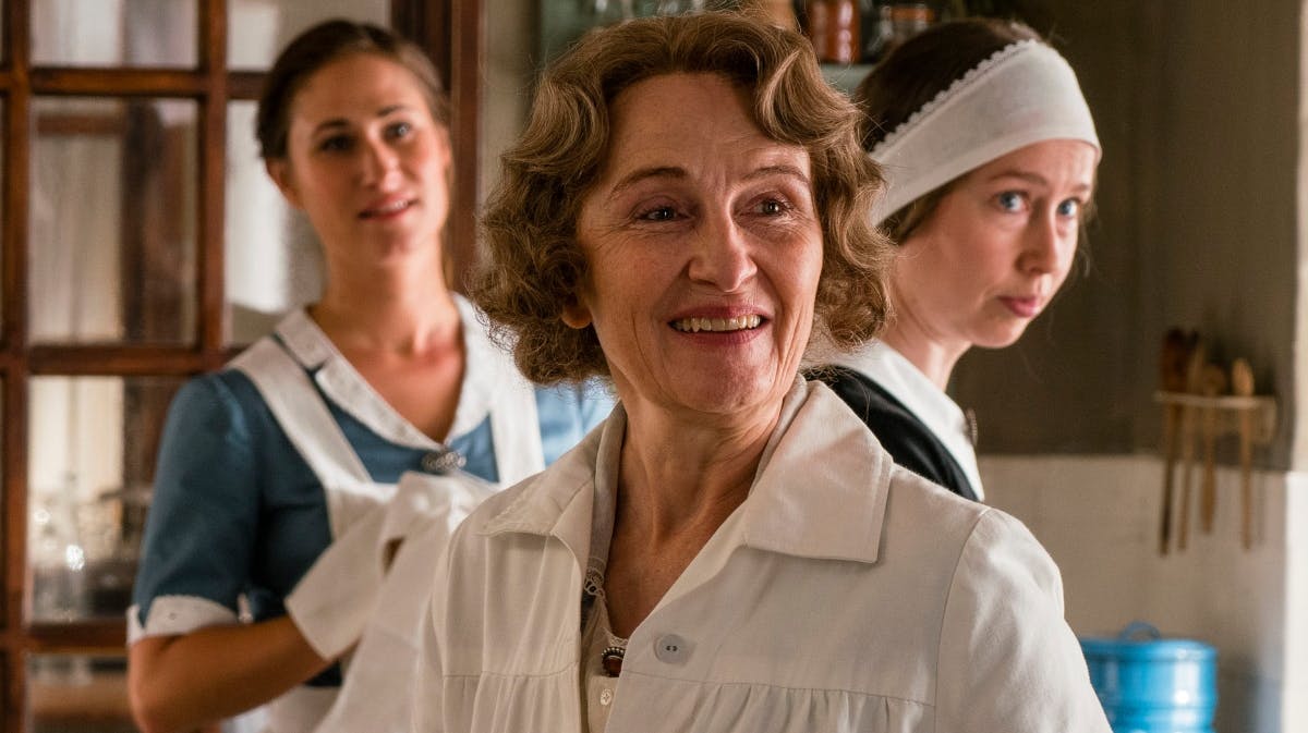 Rosalinde Mynster, Bodil Jørgensen og Merete Mærkedahl i "Badehotellet". 