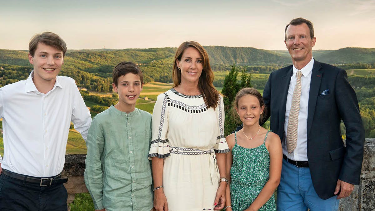 Grev Felix, grev Henrik, prinsesse Marie, komtesse Athena og prins Joachim.