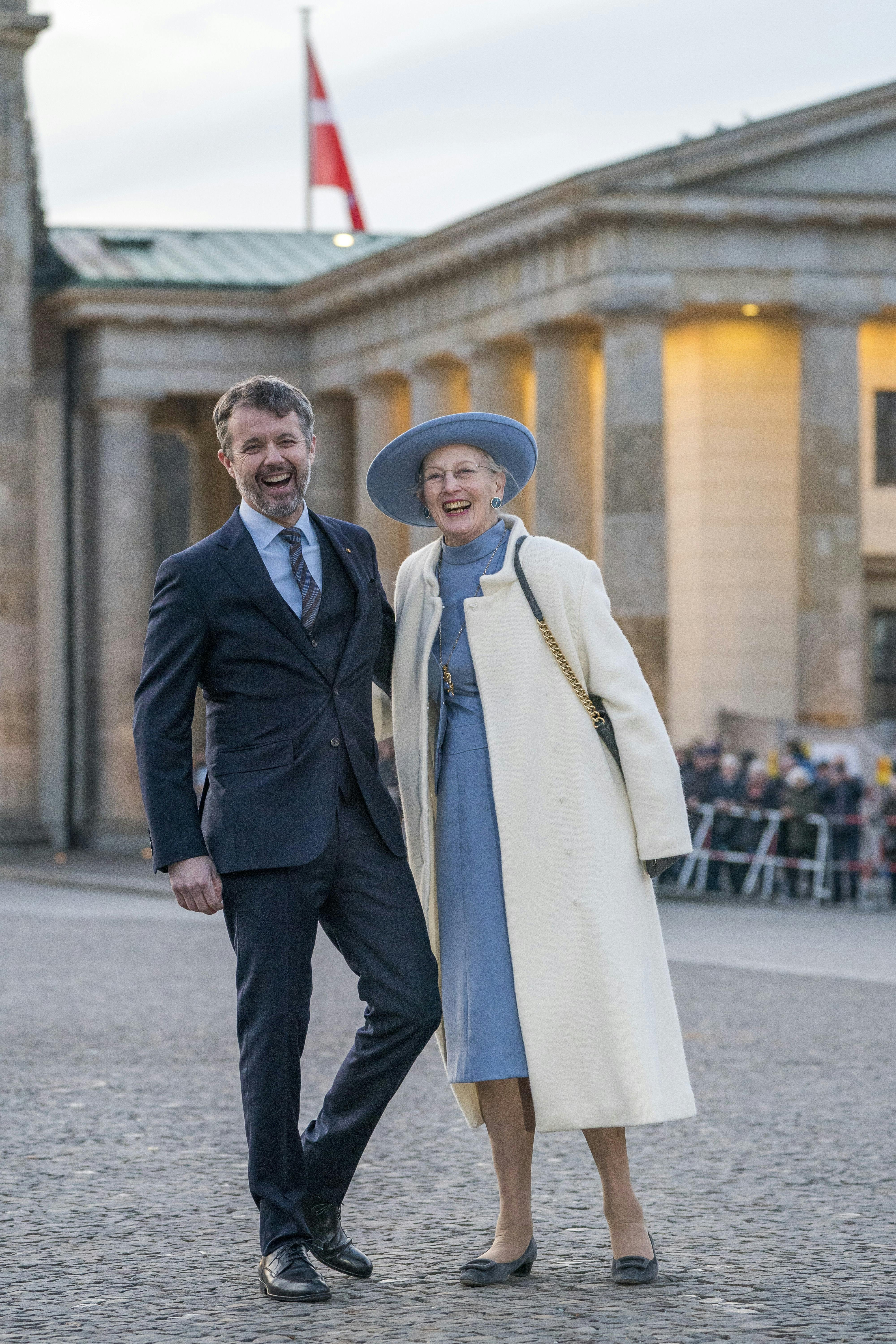 Kronprins Frederik og dronning Margrethe under statsbesøget i Tyskland. 