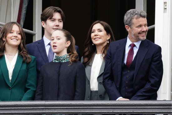 Kronprins Frederik på balkonen.&nbsp;
