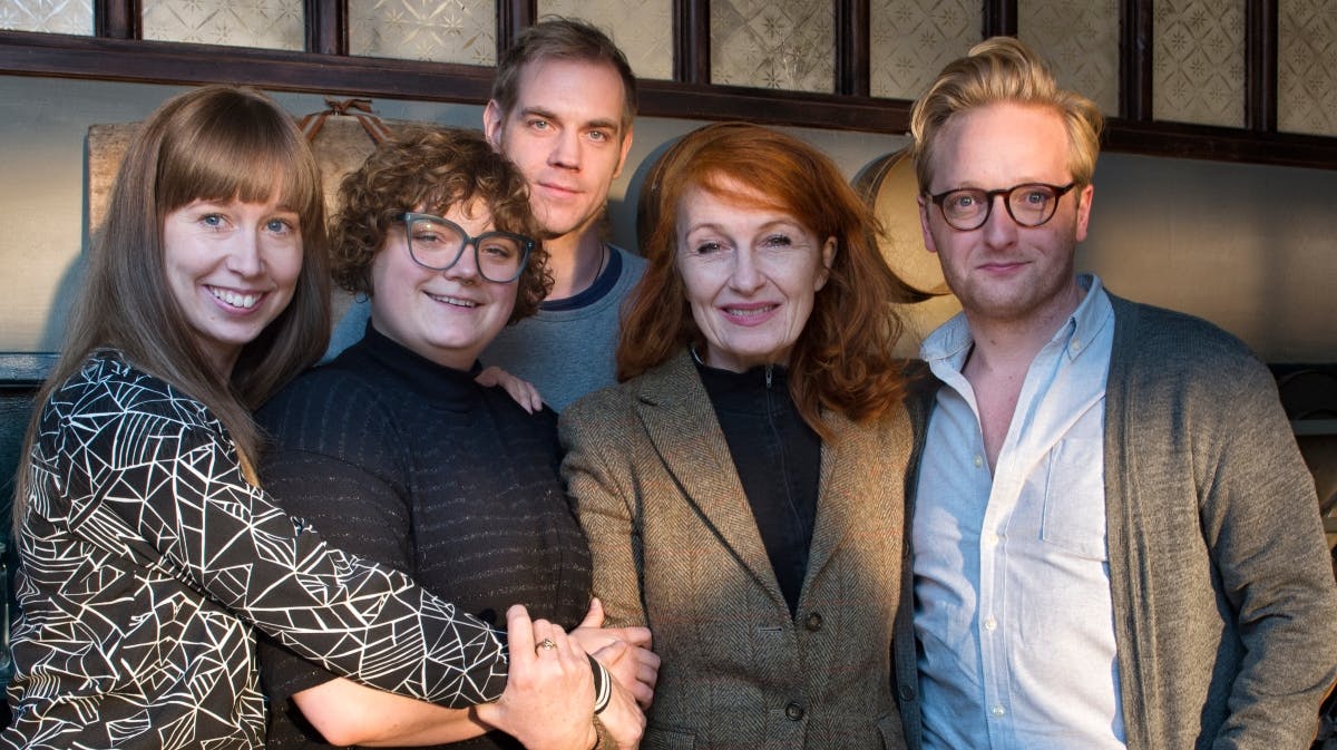 Merete Mærkedahl, Ena Spottag, Morten Hemmingsen, Bodil Jørgensen og Martin Greis-Rosenthal. 